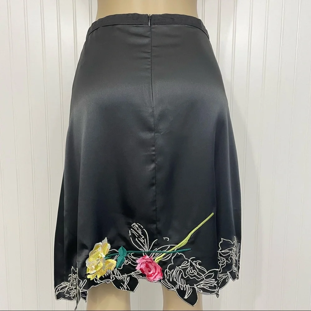 100% Silk Black Floral Embroidered Knee Length Skirt Size 6 Like New - Picture 8 of 17